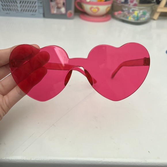 Heart sunglasses :) - Picture 1 of 1
